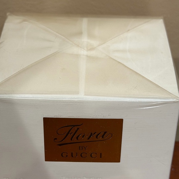 Gucci Flora Box in White, Gold & Black - Picture 2 of 7